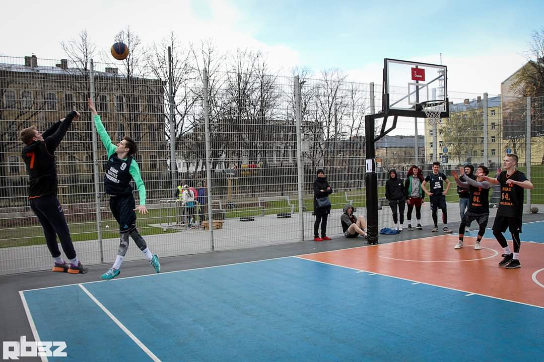 Alternative proposal rod Sherlock Holmes Multifunkcionāls sporta laukums Brasā | Iedzīvotāji Rīgas izaugsmei apkaimēs